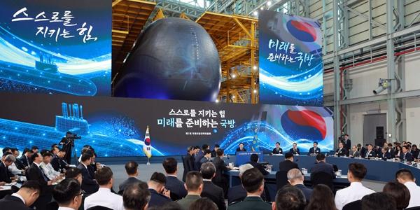 한국 핵추진 잠수함 개발에 회의론, 전문매체 