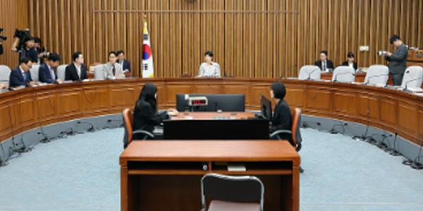 민주당 총리 후보자 한성숙 청문보고서 단독 채택, 