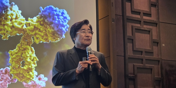 [오늘Who] 에이비엘바이오 성장전략 '상업화 단계 수익 확보'로 확대, <a href='https://www.businesspost.co.kr/BP?command=article_view&num=400845' class='human_link' style='text-decoration:underline' target='_blank'>이상훈</a> 무기는 '위암·담도암 후보물질'