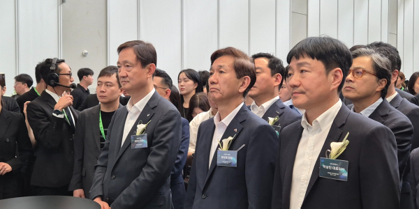 [현장] 네이버페이 모험자본 투자플랫폼 출범, <a href='https://www.businesspost.co.kr/BP?command=article_view&num=329591' class='human_link' style='text-decoration:underline' target='_blank'>박상진</a> "네이버의 '연결'로 혁신기업 성공 뒷받침"