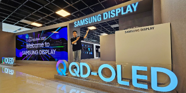 삼성디스플레이 OLED 특허소송에 수천억 배상 리스크, <a href='https://www.businesspost.co.kr/BP?command=article_view&num=438748' class='human_link' style='text-decoration:underline' target='_blank'>이청</a> NPE 잇단 소송에 경영부담 '골치' 