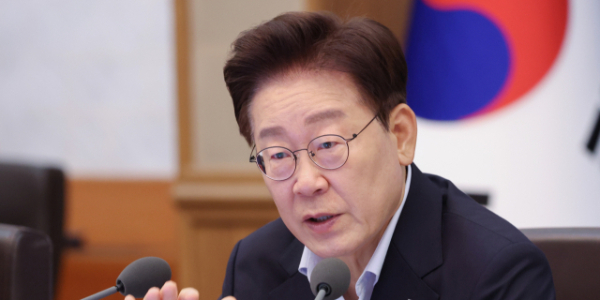 정부·재계 'N% 성과급' 제동 거세져, <a href='https://www.businesspost.co.kr/BP?command=article_view&num=440576' class='human_link' style='text-decoration:underline' target='_blank'>최태원</a> SK하이닉스 '영업이익 10%' 유지 난감