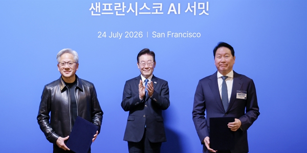 SK텔레콤 빅테크 손잡고 AIDC 글로벌 메가플레이어 노린다, <a href='https://www.businesspost.co.kr/BP?command=article_view&num=419385' class='human_link' style='text-decoration:underline' target='_blank'>정재헌</a> 글로벌 장기계약 확보가 관건