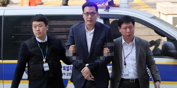 [<a href='https://www.businesspost.co.kr/BP?command=article_view&num=436997' class='human_link' style='text-decoration:underline' target='_blank'>김동선</a> 독립경영①] 한화그룹 입사 12년 만에 '10조 지주사' 수장으로, <a href='https://www.businesspost.co.kr/BP?command=article_view&num=436997' class='human_link' style='text-decoration:underline' target='_blank'>김동선</a> 온전한 지분독립은 언제쯤
