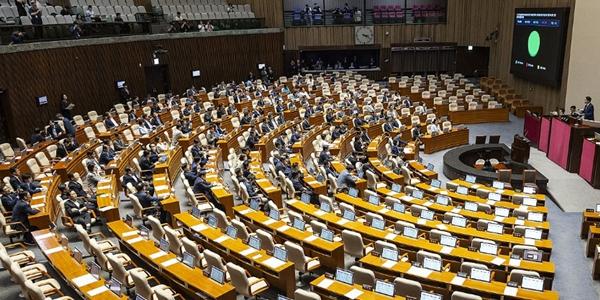 '종합특검 연장법안' 민주당 주도로 국회 본회의 통과, 수사 8월23일까지 연장