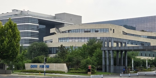 애플의 중국 D램 구매 '필수' 되나, 삼성전자 SK하이닉스 AI 데이터센터 공급 집중에 애플 생산차질 위기