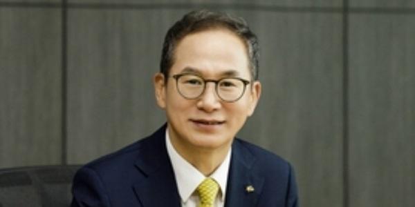 KB금융 차기 회장 결정 한 달 앞으로, 양종희와 경쟁할 '2차 숏리스트' 하마평 무성