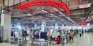 신세계백화점, 라오스 수도에 할인형 매장 팩토리스토어 해외 가맹 1호점 열어
