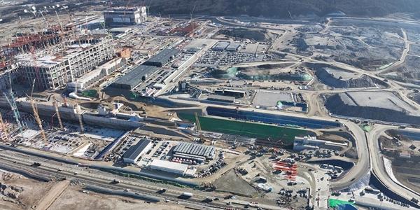 반도체 2차전지 바이오 4조 규모 '현장대기' 투자, 산단·건축허가·세제 규제풀기 속도 낸다