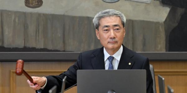 한은 기준금리 3.0%로 0.25%포인트 인상, 올해 성장률 전망 3.3%로 상향