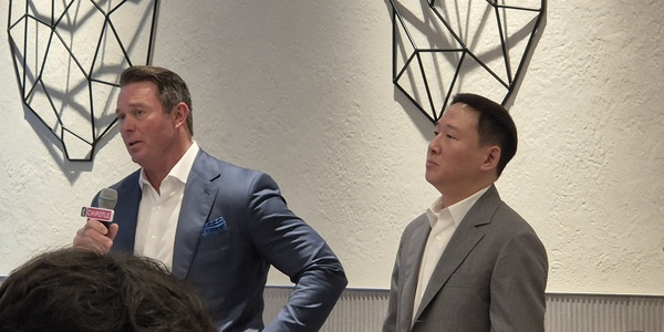 [오늘Who] <a href='https://www.businesspost.co.kr/BP?command=article_view&num=103027' class='human_link' style='text-decoration:underline' target='_blank'>허희수</a> 삼립 CVO 맡고 치폴레 행사 전면에, '제2의 쉐이크쉑'으로 승계 입지 넓히나