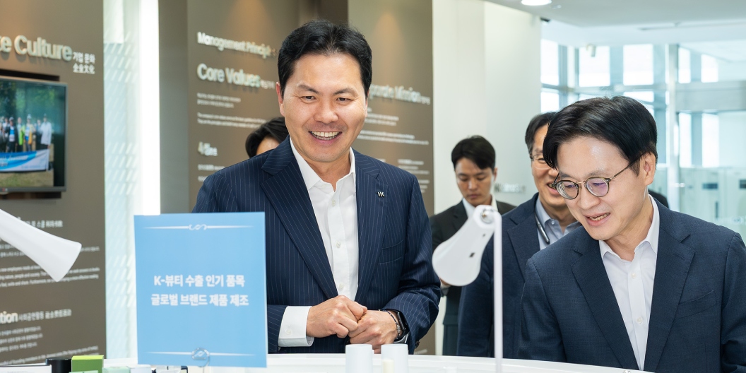 [오늘Who] 한국콜마 노조 설립에 대응한 전문인력 채용 돌입, 윤상현 고성장 걸맞은 '노사관계' 정립 잰걸음