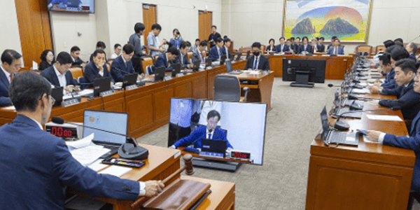 국회 정무위 '50%+1주' 의무공개매수 자본시장법 통과, 일반주주 '경영권 매각' 참여 가능