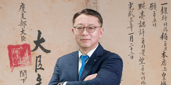 우리은행장 정진완 임기 '2년 벽' 넘을까, 임종룡 체제 첫 연임 도전에 금융권 주목