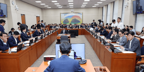 금융사 '서민금융 출연 의무' 10월 일몰, 국회 정무위 '상시기금 vs 5년 연장' 재원 해법 논의