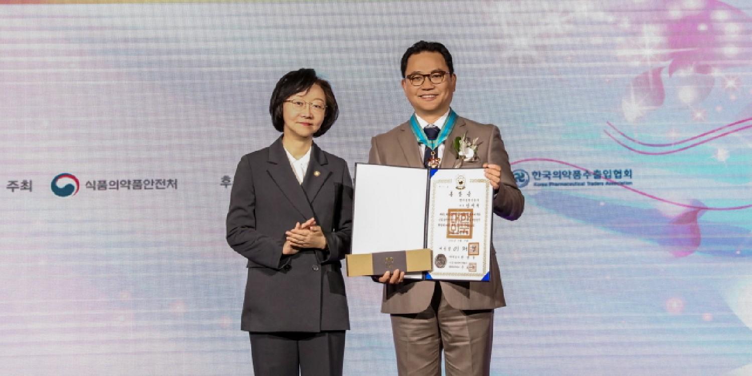 LG생활건강 '화장품의날' R&D 역량 인정받아, CTO 강내규 동탑산업훈장 수훈