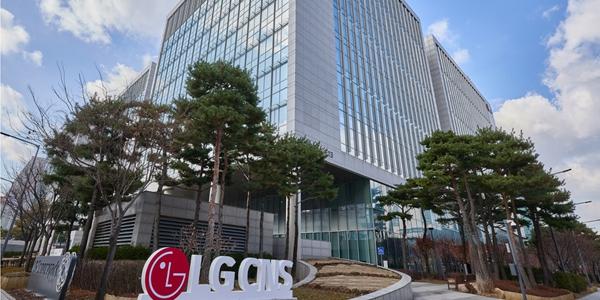 LGCNS AI·로보틱스 포함 9개 직무서 세 자릿수 신입 채용, 14일까지 접수