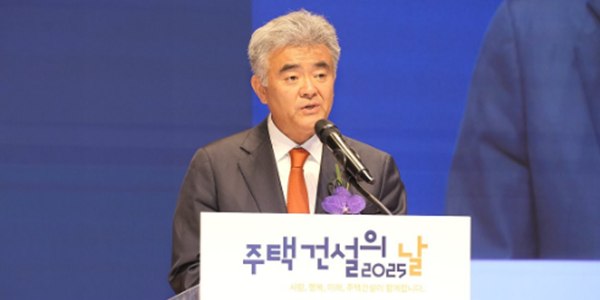 대우건설 회장 정원주 "중흥그룹 차원에서 호남 메가프로젝트와 반도체·AI 클러스터에 100억 기부"