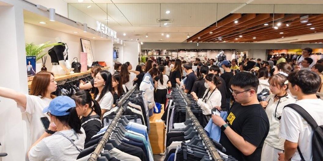 젝시믹스 대만에서 팝업 행사 열어, 현지 걸그룹 '윙키' 일일 점장으로 참여