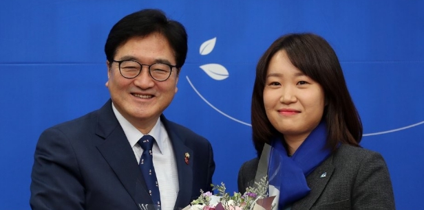 [Who Is ?] 이소영 중소벤처기업부 장관 