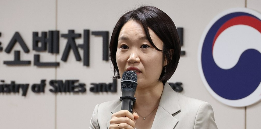 [Who Is ?] 이소영 중소벤처기업부 장관 