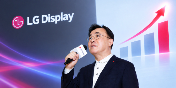 LG디스플레이 환율·판가 하락에 3분기 수익감소 전망, 정철동 모바일 패널 점유율 확대로 4분기 반등 노려