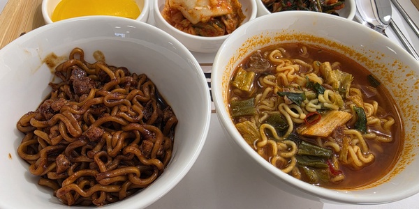 삼양식품 '짜르르' 시식회에 김정수 깜짝 등장, "진정한 짜장면 맛 라면으로 재현해"