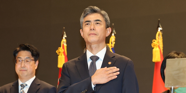 [Who Is ?] 강신철 국방부 장관 