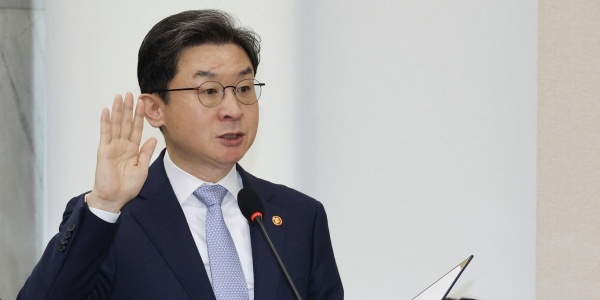 레버리지 ETF에 금융권 해킹까지, 금융위원장 이억원 소비자 피해에 고개 숙여