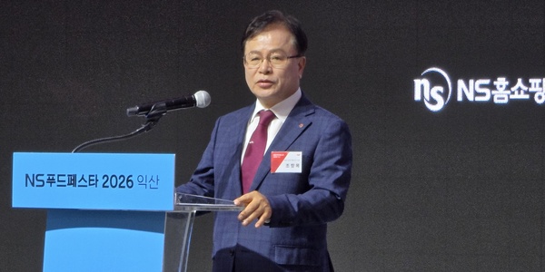 [현장] 김홍국 하림과 홈플러스익스프레스 유통 시너지 높인다, 판로 넓혀 '더미식' 적자 줄일까
