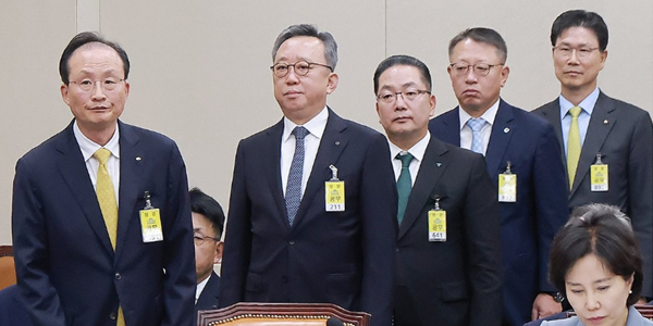 국감 책임론에 좁아진 5대 은행장 연임길, 연말 금융지주 계열 '인사 도미노' 뇌관될까