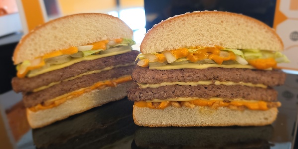 [현장] 대형 버거 맥도날드 '빅아치' 맛보니, '빅맥'과 '더블쿼파치' 장점 한입에