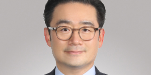 두산건설 공공 도시정비로 사업 넓혀, 이정환 '브랜드 파워' '재무건전성' 두 토끼 잡는다