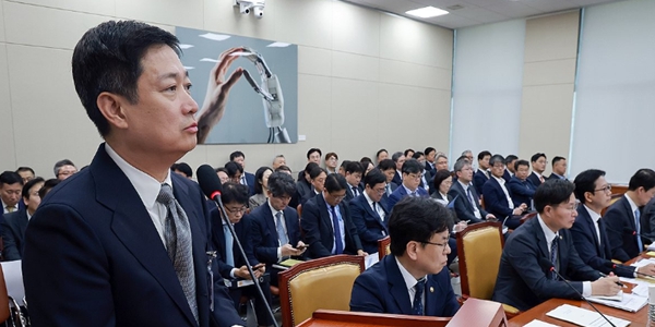 LG유플러스 대표 홍범식 국감서 "해킹 은폐 확인되면 책임지겠다"