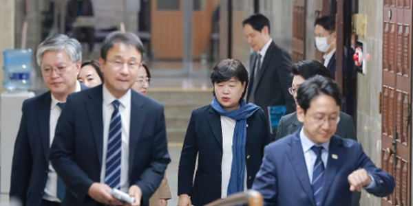 민주당 의총 열어 '대법원장 조희대 국정조사' 결정, 11월5일 본회의 처리 추진