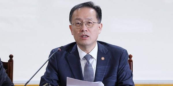 경제부총리 이형일 "11월 국고채 발행량 신중 검토, 취약차주 추가대책 마련"