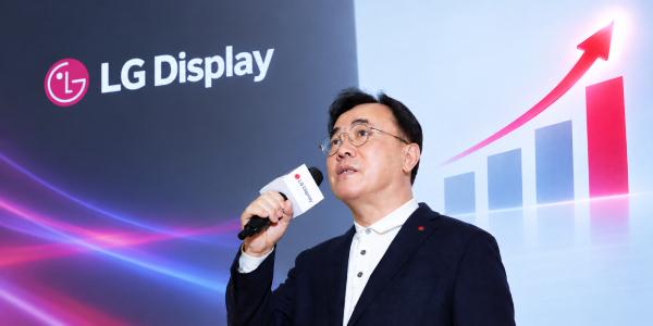 LG디스플레이 환율·판매가 하락에 3분기 수익감소 추정, 정철동 모바일 패널 점유율 확대로 4분기 반등 노려