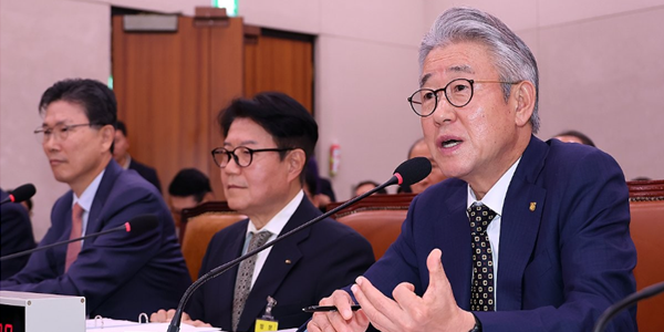 경찰 '금품수수 의혹' 농협중앙회장 강호동 재소환, 6개월 만에 2번째 조사