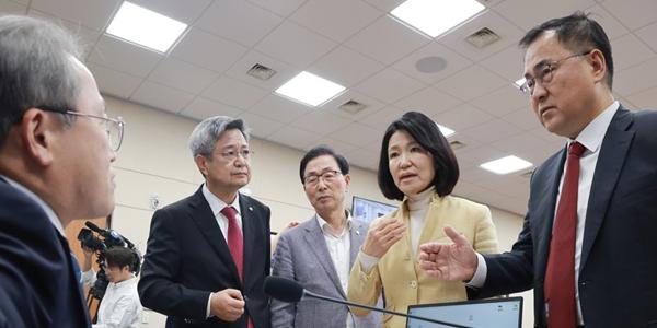 헌재 국힘 이진숙 낸 국감 제척 효력정지 가처분 일부 인용, 22일 방미통위 국감 참석